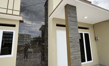 Rumah Baru Dekat Ke Kampus UNS Pesan Bangun 1 dan. Lantai