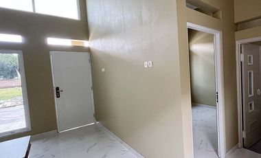 Rumah Baru Dekat Ke Kampus UNS Pesan Bangun 1 dan. Lantai