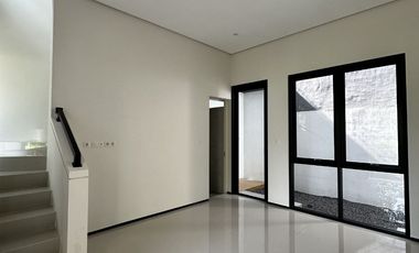 Dijual Town House 2 Lantai di Araya, Malang