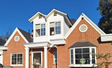 VENTA CASA , ESTILO GEORGIAN EN SANTA AURORA, MACHALI