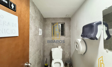 Amplias oficinas en venta