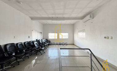 Amplias oficinas en venta