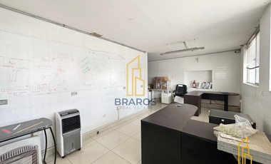 Amplias oficinas en venta