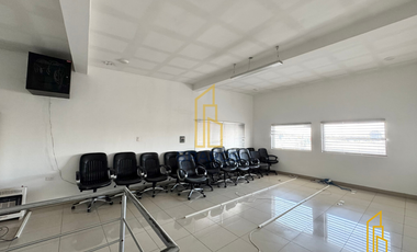 Amplias oficinas en venta