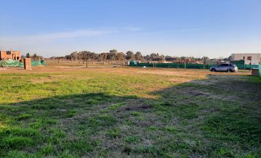 Hermoso terreno en venta en Santa Lucia, Pilar del Este
