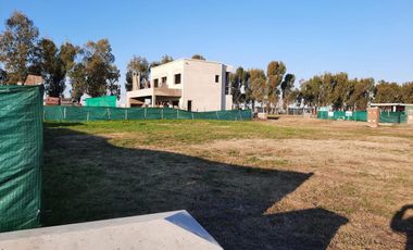 Hermoso terreno en venta en Santa Lucia, Pilar del Este