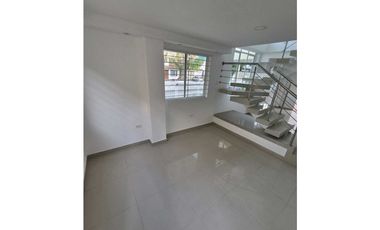 En venta Casa de 2 Niveles en Ciudad jardín - Barranquilla Norte