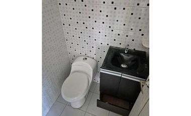 En venta Casa de 2 Niveles en Ciudad jardín - Barranquilla Norte