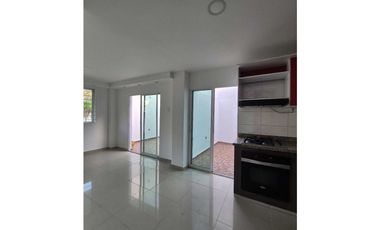 En venta Casa de 2 Niveles en Ciudad jardín - Barranquilla Norte