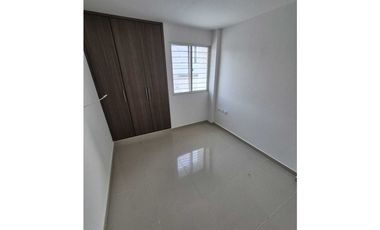 En venta Casa de 2 Niveles en Ciudad jardín - Barranquilla Norte