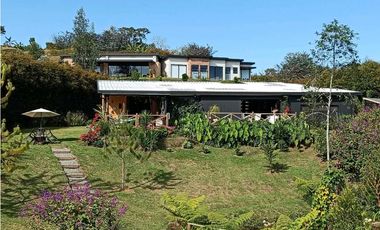 Espectacular casa finca en exclusiva unidad cerrada en La Ceja