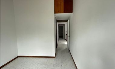 Renta de casa en la Estrella sector Suramerica