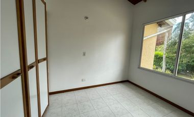 Renta de casa en la Estrella sector Suramerica