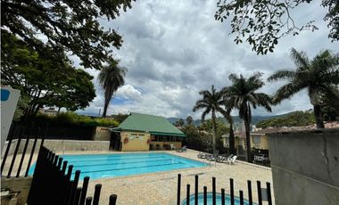 Renta de casa en la Estrella sector Suramerica