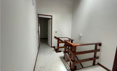Renta de casa en la Estrella sector Suramerica