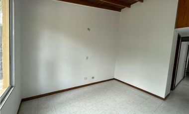 Renta de casa en la Estrella sector Suramerica