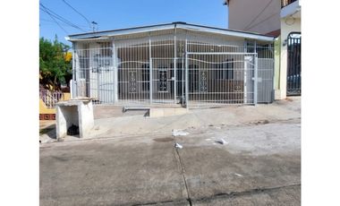 VENTA DE CASA EN ALTOS DE LAS ACASIAS