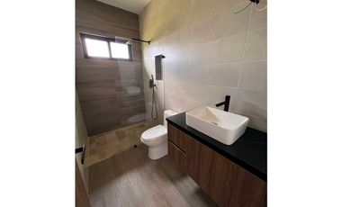 VENTA DE CASA EN ALTO BOQUETE  CUENTA CON 600METROS