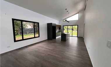 VENTA DE CASA EN ALTO BOQUETE  CUENTA CON 600METROS