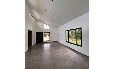 VENTA DE CASA EN ALTO BOQUETE  CUENTA CON 600METROS