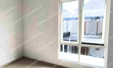 Rumah 2 Lantai Siap Huni Perum Grand Wipasena Sidoarum Jogja