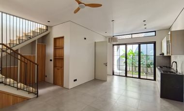 DISEWAKAN RUMAH SIAP HUNI 2 LANTAI DI JLN SUMENEP ANTAPANI BANDUNG