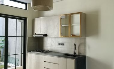 DISEWAKAN RUMAH SIAP HUNI 2 LANTAI DI JLN SUMENEP ANTAPANI BANDUNG