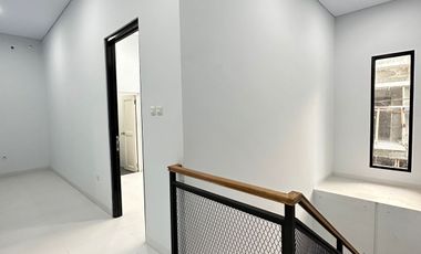Rumah dalam Townhouse Jagakarsa selangkah ke Tol Andara