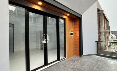 Rumah dalam Townhouse Jagakarsa selangkah ke Tol Andara