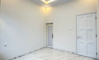 Rumah 1 M an dalam Cluster Exclusive dekat Akses Tol