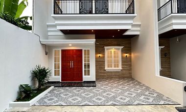 Rumah 1 M an dalam Cluster Exclusive dekat Akses Tol
