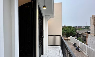 Rumah 1 M an dalam Cluster Exclusive dekat Akses Tol