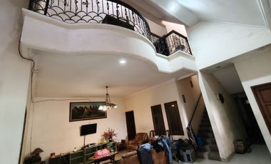 Rumah Klasik sangat Strategis Dekat Mangkunegaraan Banjarsari Solo