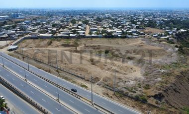 Venta de amplio terreno 41323 m2 en Vía Circunvalación - Zona de alta Plusvalía