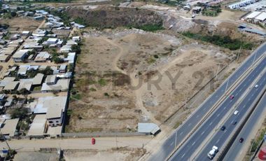 Venta de amplio terreno 41323 m2 en Vía Circunvalación - Zona de alta Plusvalía