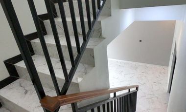 Dijual rumah dekat Stasiun LRT Jatimulya dan Stasiun Kereta Bekasi