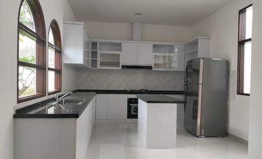 Disewakan rumah 4 kamar Kemang Jakarta Selatan