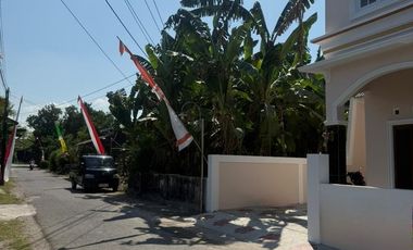 Dijual Rumah Istimewa Gaya Klasik Dekat Pasar Ngipik Banguntapan