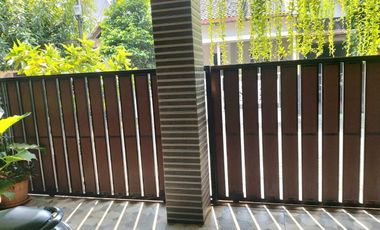 MURAH !! 3 Lantai Rumah Cantik Kemang Pratama Bekasi