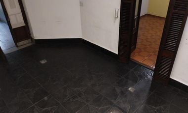 Oficina en un PH en Planta Baja con entrada indep. 3 amb Patio Cub sin exp
