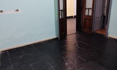 Oficina en un PH en Planta Baja con entrada indep. 3 amb Patio Cub sin exp
