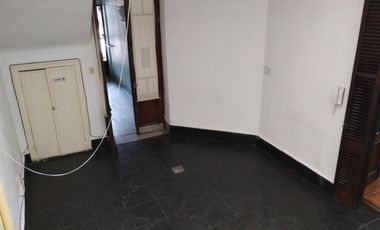 Oficina en un PH en Planta Baja con entrada indep. 3 amb Patio Cub sin exp
