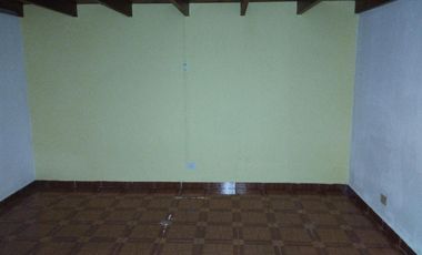 Oficina en un PH en Planta Baja con entrada indep. 3 amb Patio Cub sin exp
