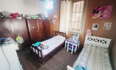 Venta Casa al frente 2 dormitorios patio y terraza