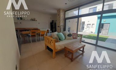 Casa en Venta  - Villa Dominico