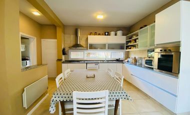 Casa en Venta Costa Esmeralda Barrio Residencial I