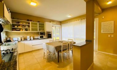 Casa en Venta Costa Esmeralda Barrio Residencial I