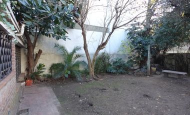 Chalet a 2 cuadras de la estación de Adrogué - IDEAL PARA CONSTRUIR