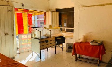 SE VENDE CASA CON LOCALES COMERCIALES