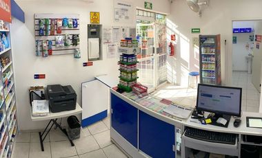 SE VENDE CASA CON LOCALES COMERCIALES